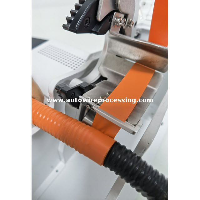 Máquina semiautomática compacta para cables y grabación de manguera