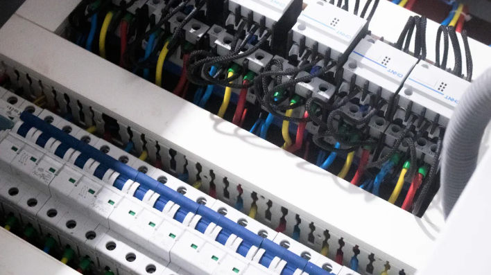 ¿Qué cable de calibre por 30 amperios?